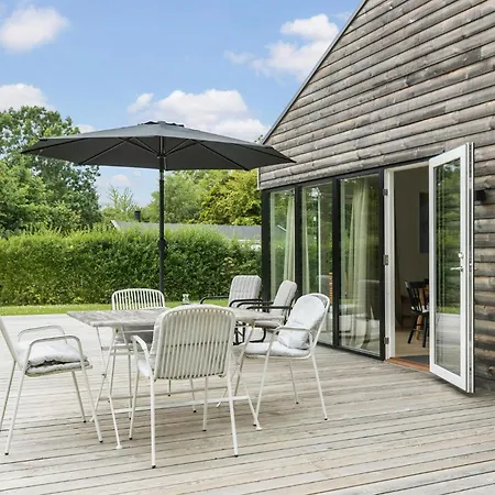 3 Bedroom Stunning In *